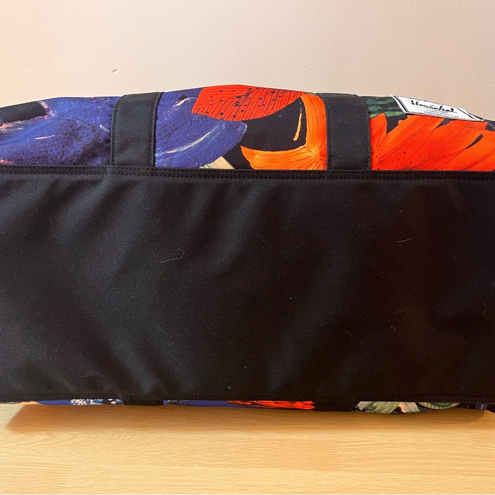 HERSCHEL brings the color! - Picture 5 of 6